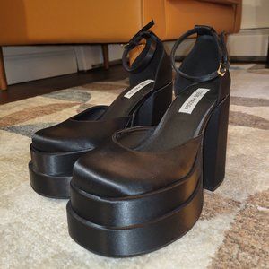 Steve Madden Platflorm Silk Hells